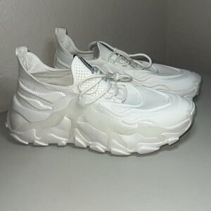 STEVE MADDEN FUJI WHITE NEW, size 13, very comfy, last one! FUJI 01m1